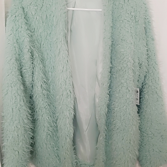 Charlotte Russe Jackets & Blazers - Charlotte Russe Teal Sherpa faux fur jacket